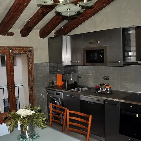 Basilicus Apartment *